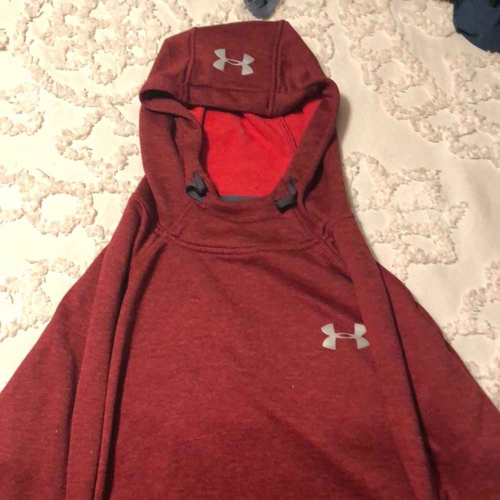UnderArmour workout hoodie maroon